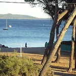 Studio Climatise En Bord De Mer Avec Parking A Hyeres - Fr-1-335-204