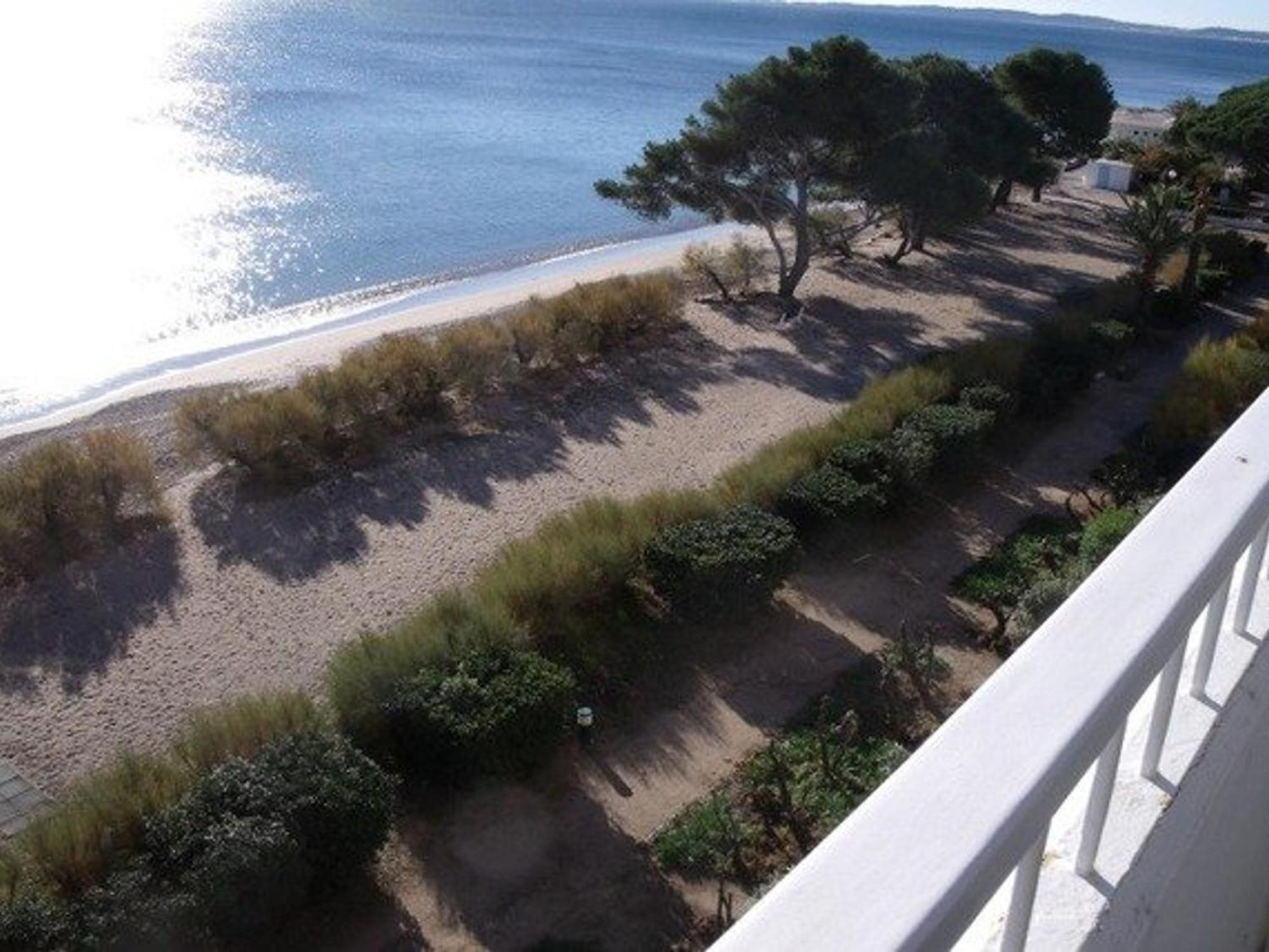 Climatise En Bord De Avec Parking A - Fr-1-335-204 *